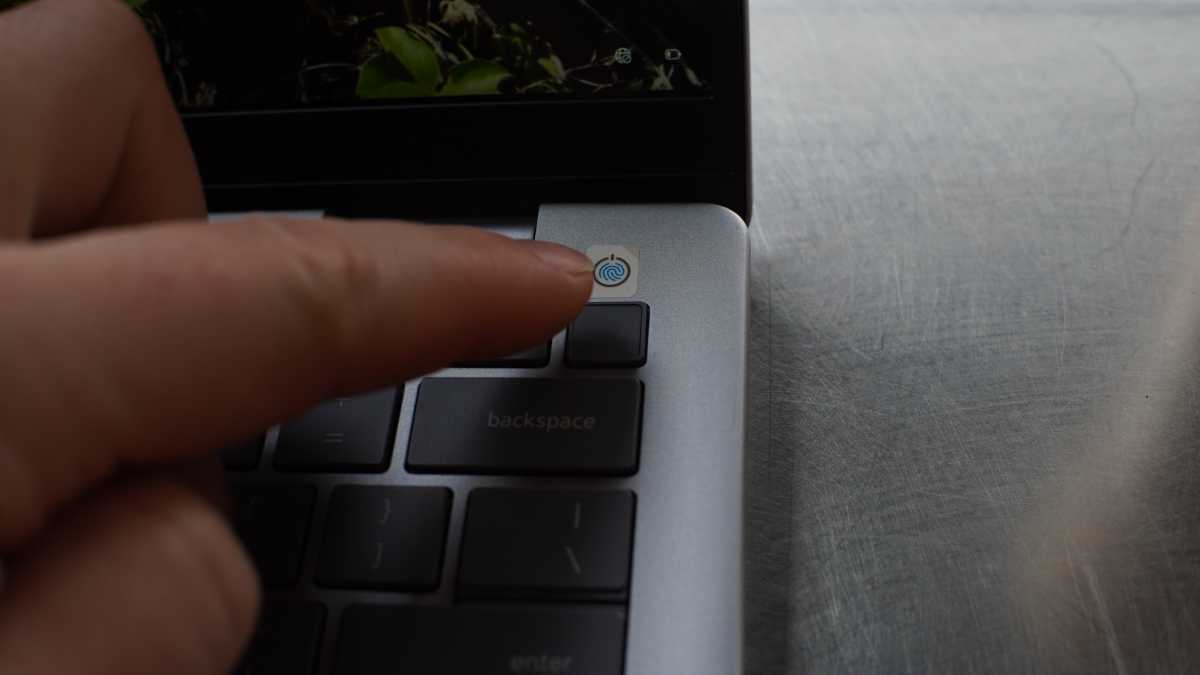 Dell Inspiron 14 Plus fingerprint reader