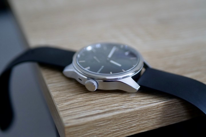 The Withings ScanWatch 2 seen from the side.