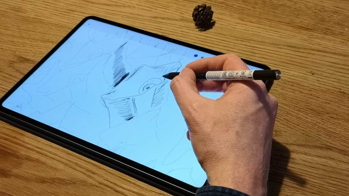 An in-progress sketch on the Mi Canvas app on the Xiaomi Pad 6S Pro