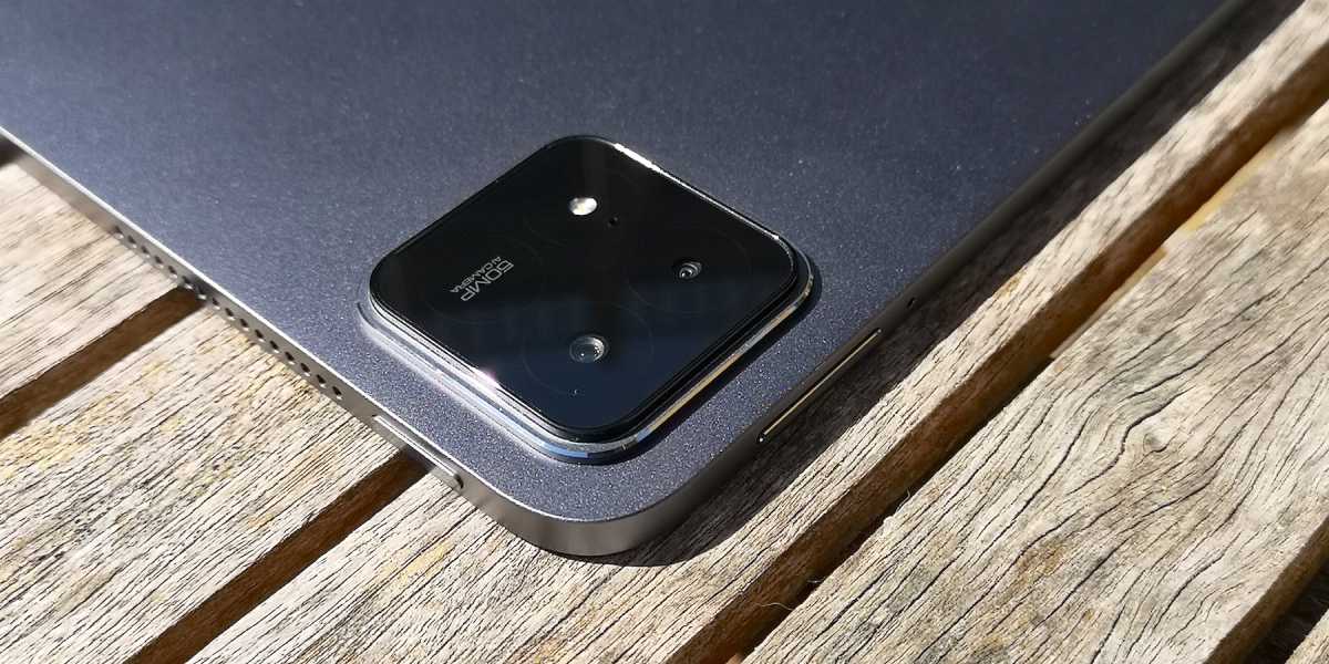 A close-up of the Xiaomi Pad 6S Pro's camera module