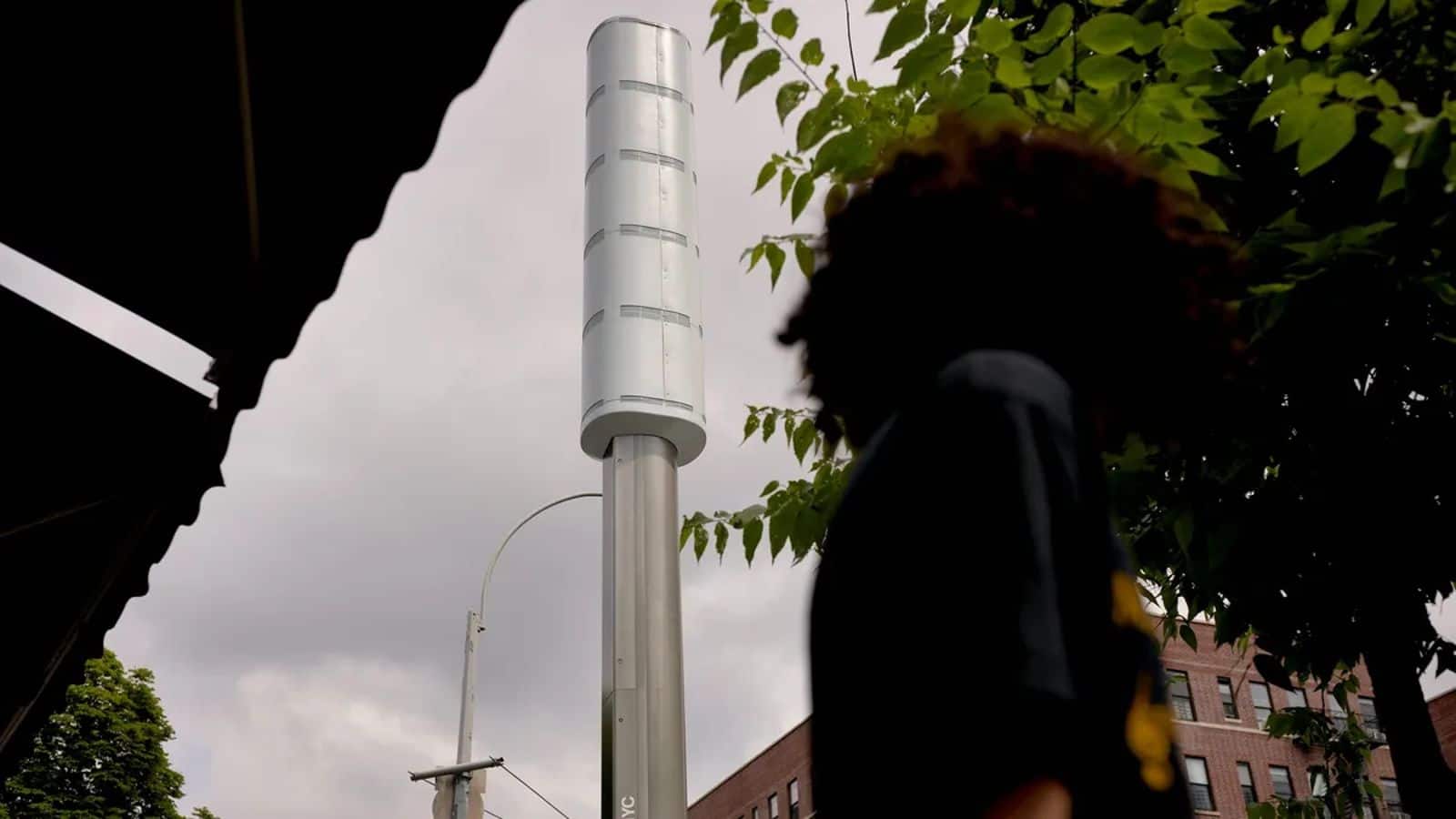 Mini 5G towers could solve your smartphone battery woes: Research